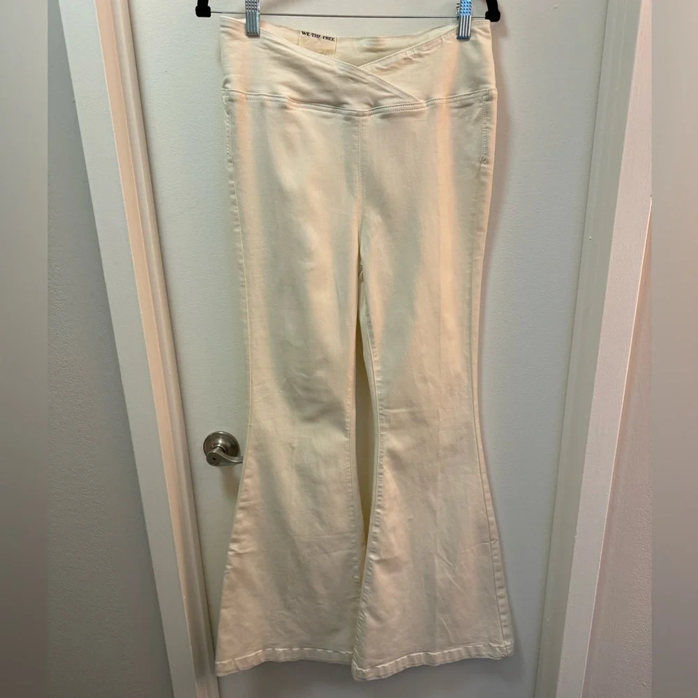 NWT Free People Venice Beach Flare Jeans - Picture 2 of 3